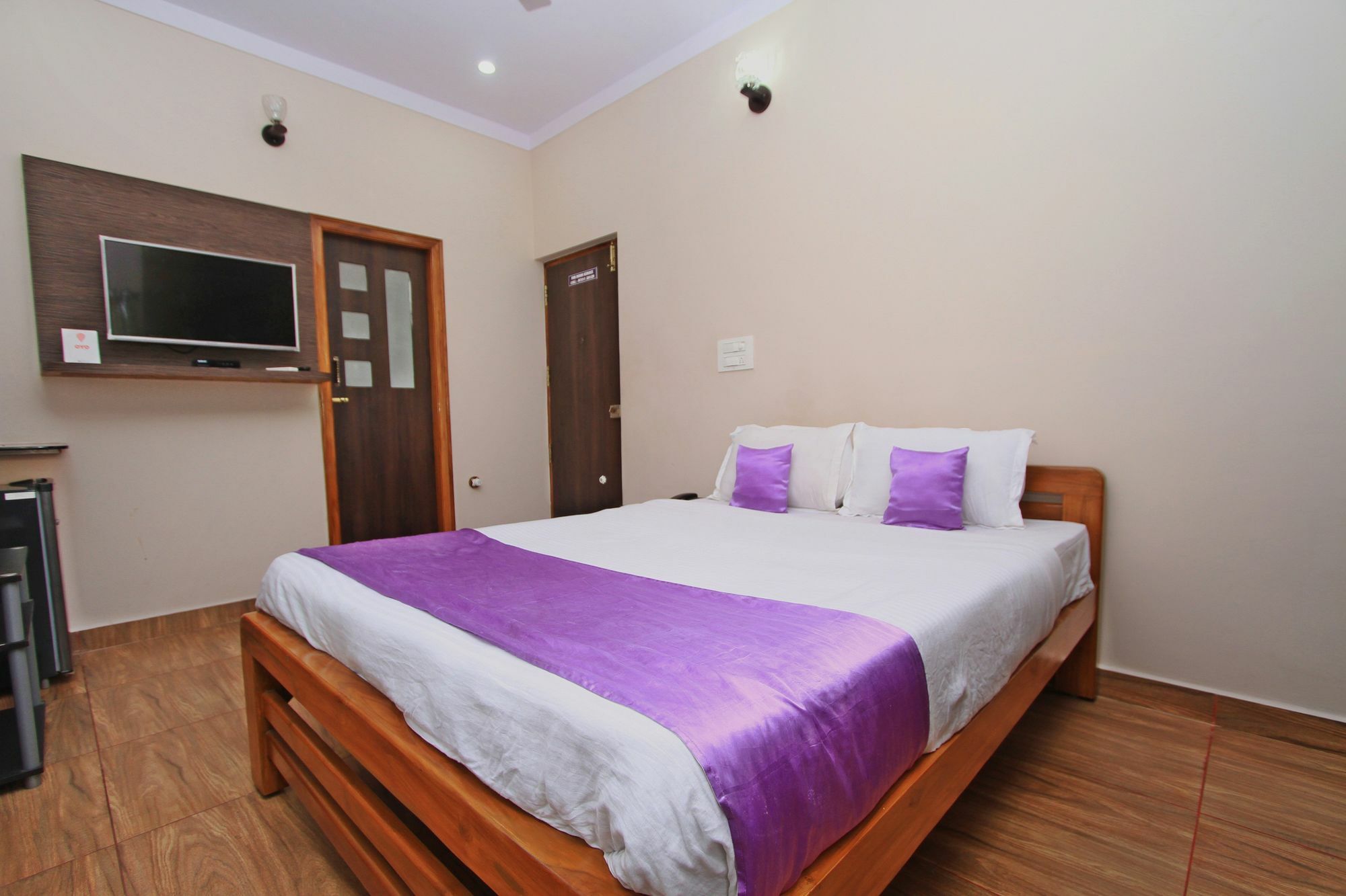 Resside Homes Мисор Екстериор снимка